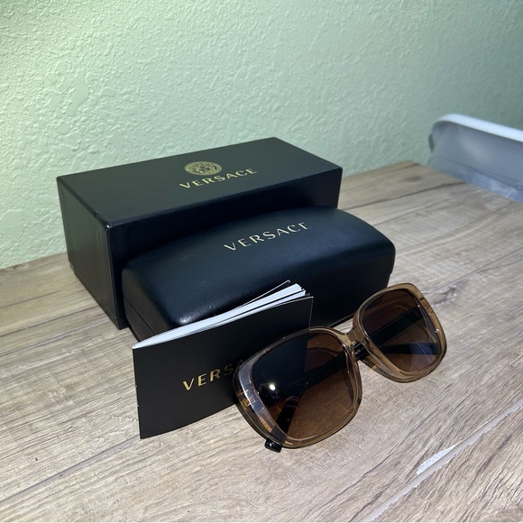 Versace Brown and Black Sunglasses - Picture 4 of 9